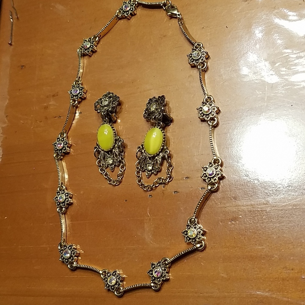 Vintage necklace and clip earrings.